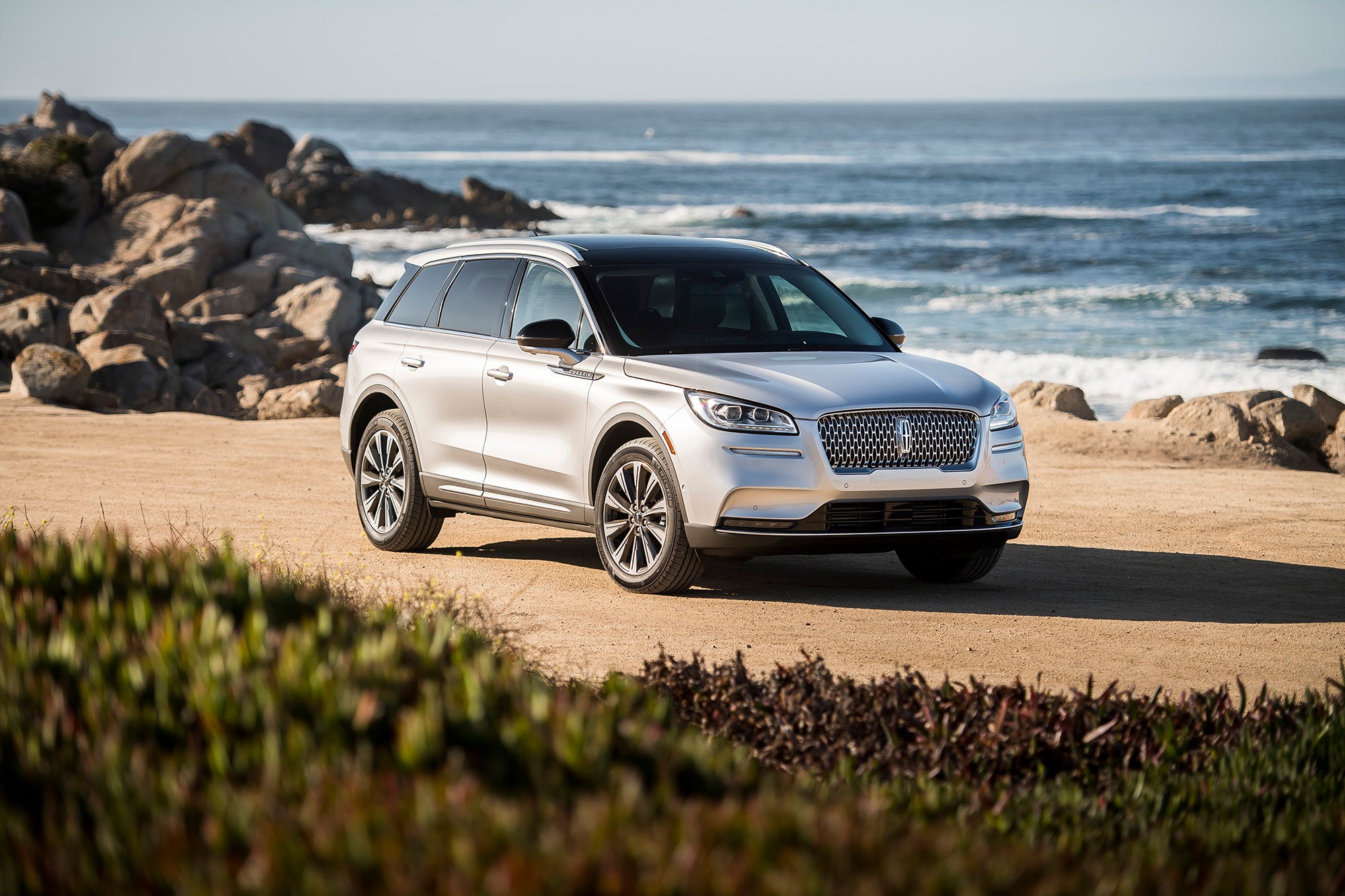 Lincoln Corsair Suv S New Looks And Tech Make It A Real Small