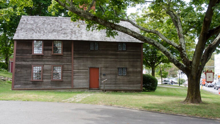 Walk through a 1667 home where Mayflower pilgrims lived