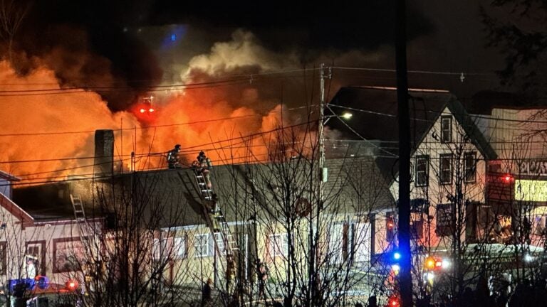 Hundreds evacuated from New Hampshire theater during large fire