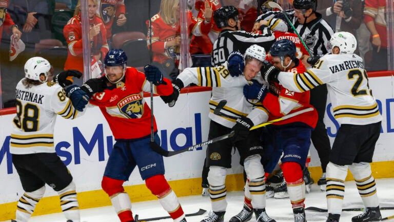 Panthers rout Bruins 6-1 in penalty-filled Game 2; series tied 1-1
