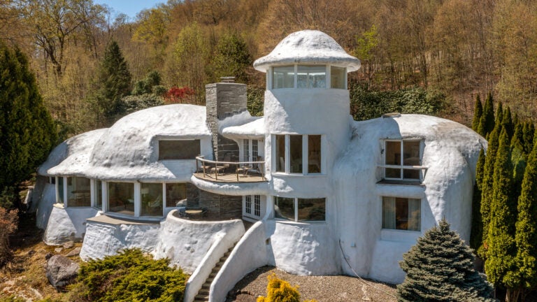 ‘Star Trek’-inspired Connecticut home is listed for $1.4 million