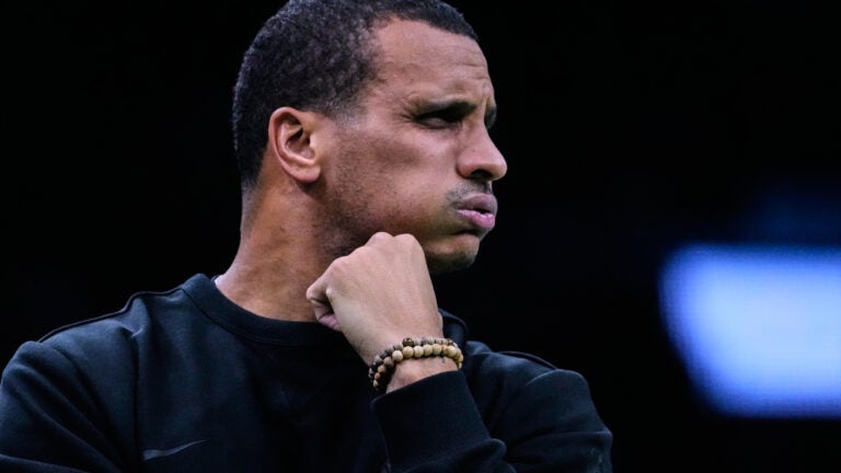 Joe Mazzulla comically compares no-call foul to tackle football