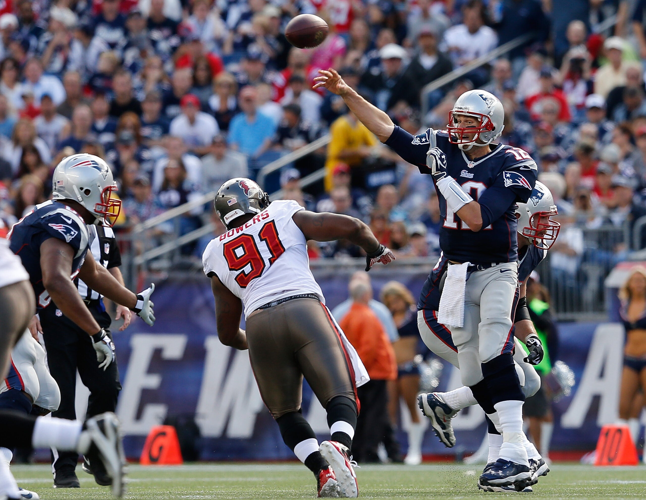 Two Tom Brady-to-Kenbrell Thompkins TD passes help Patriots beat Bucs