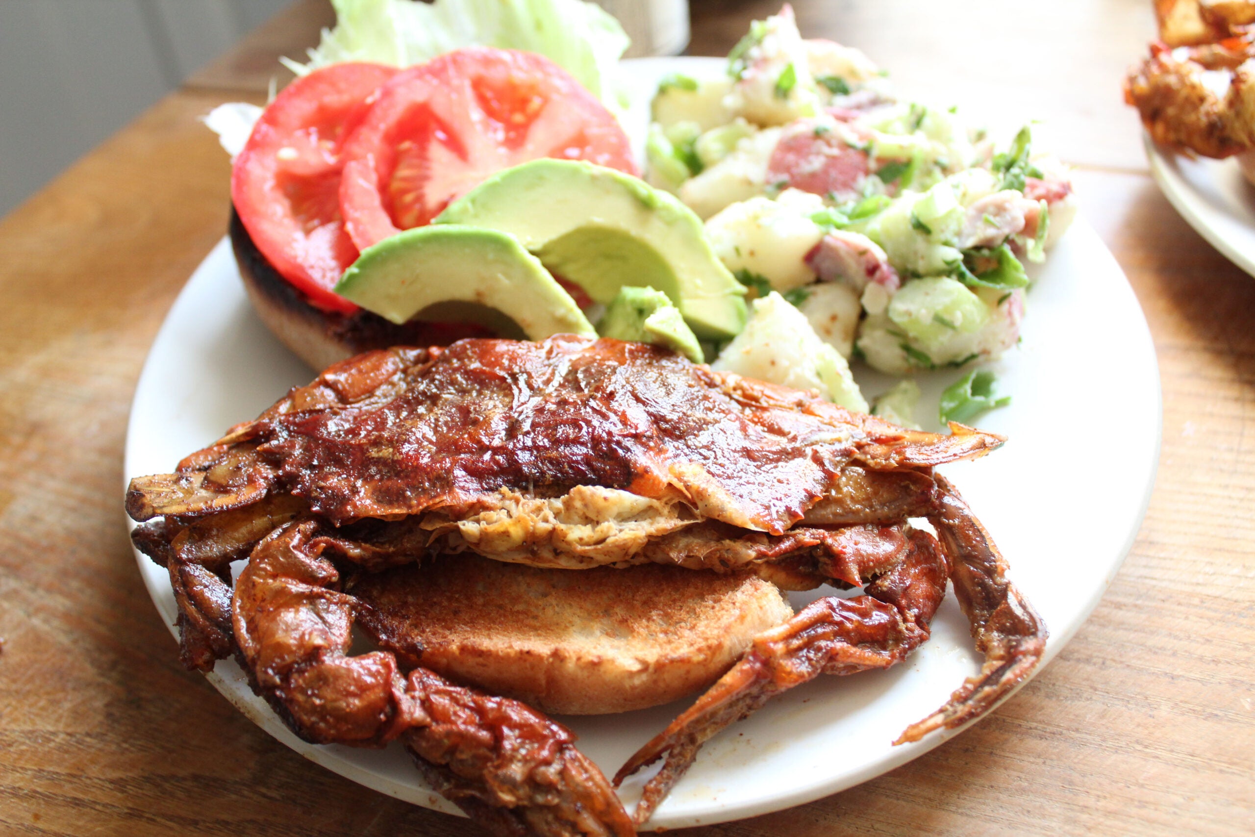 Recipe for softshell crab sandwiches with avocado and chipotlelime mayo