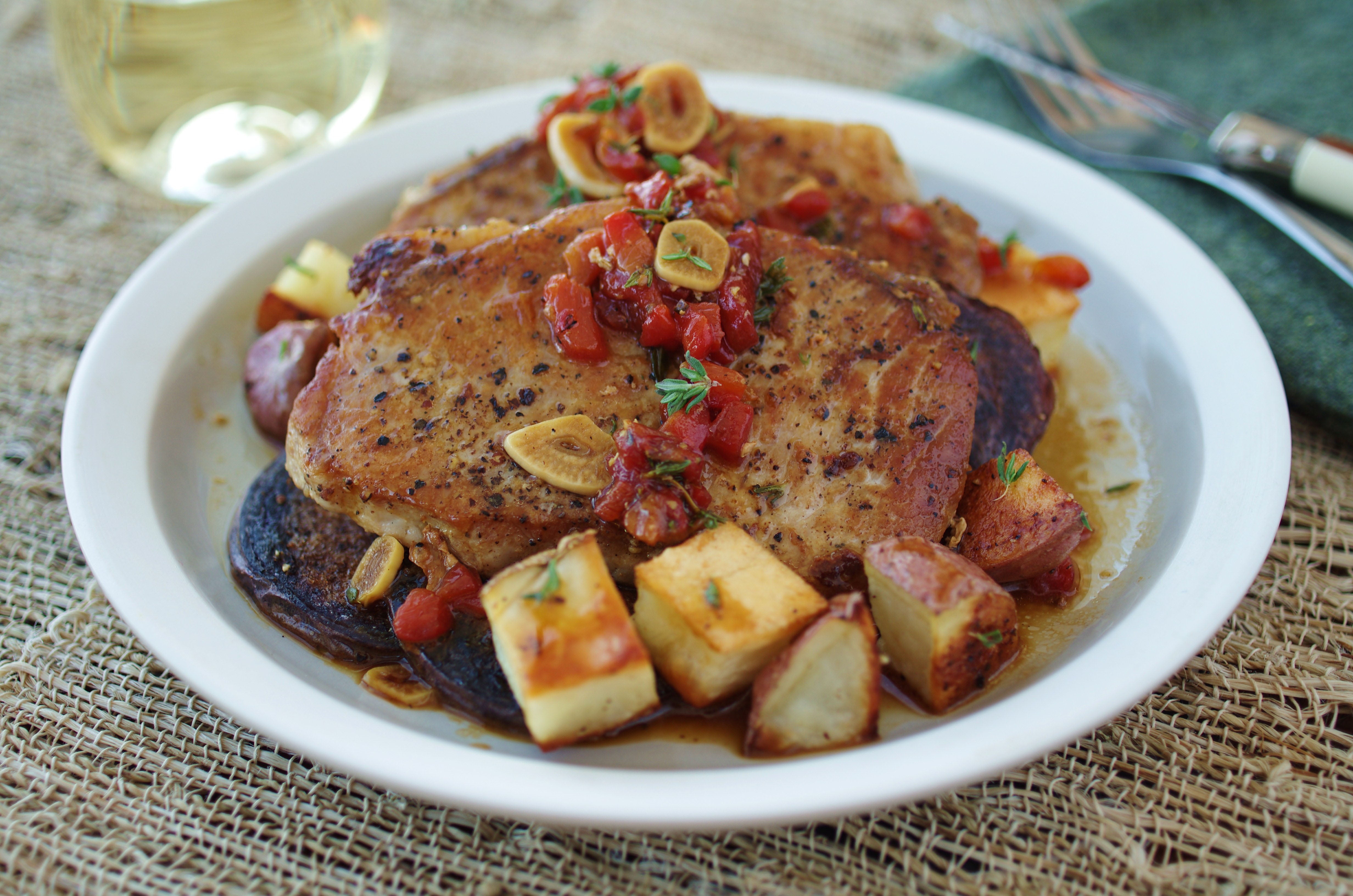 Recipe for pork chops with toasted garlic and roasted red pepper