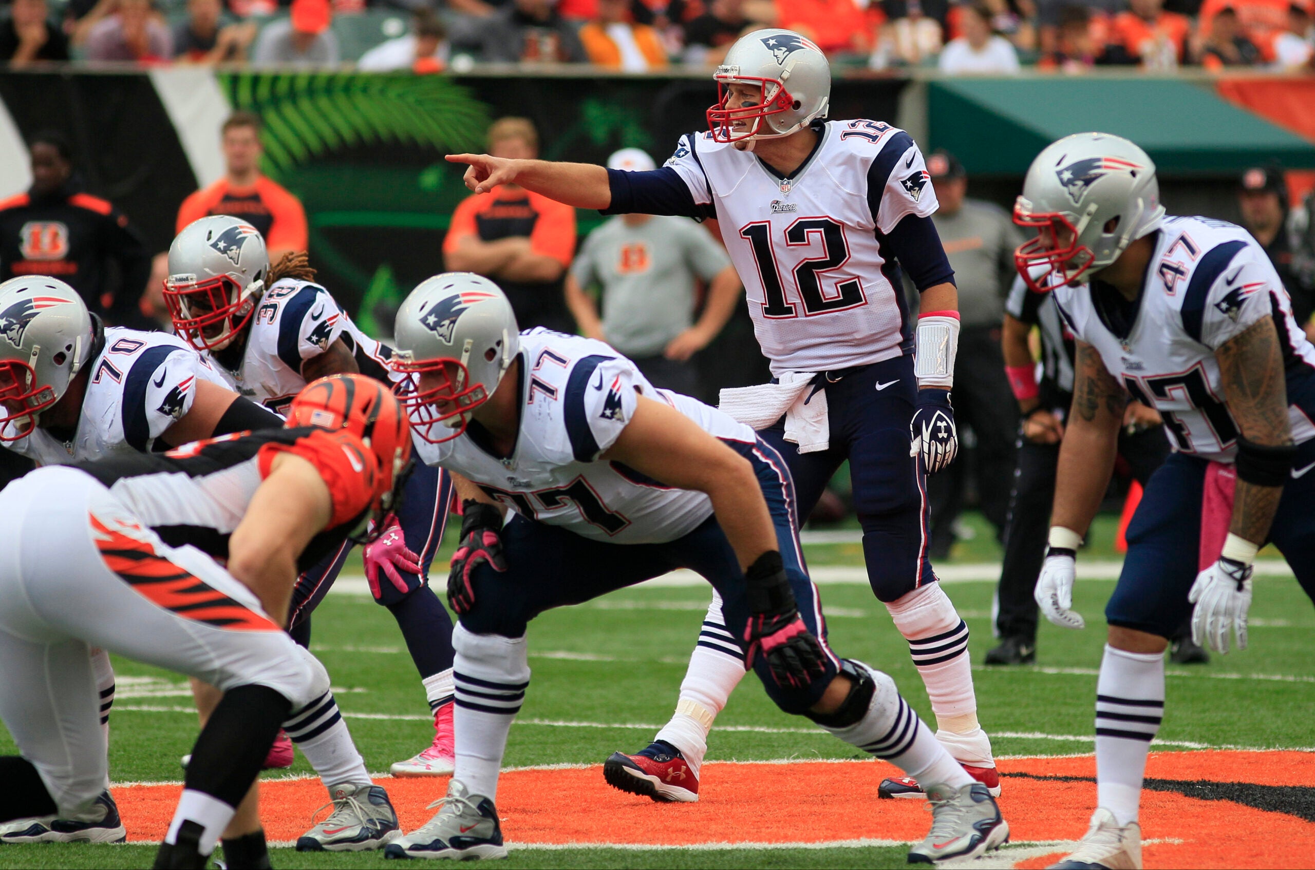 Brady Closes Odd Week Strong As Pats Beat Bengals