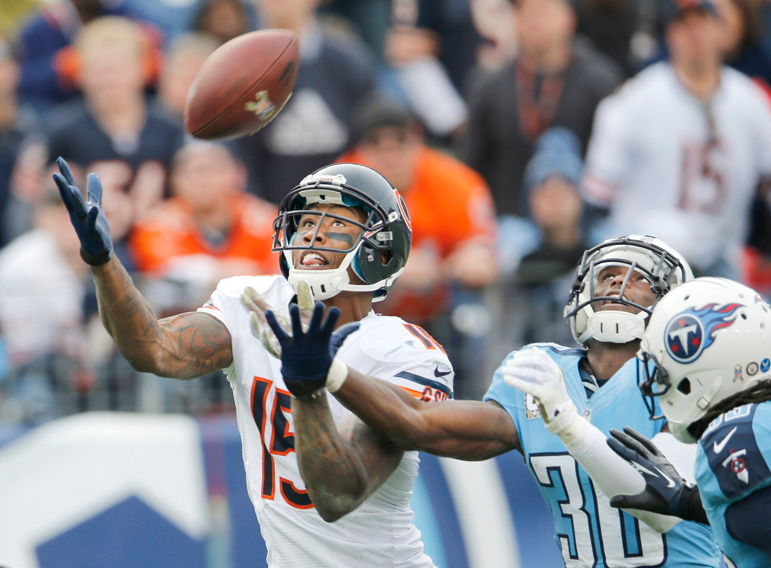 Chicago Bears force 5 turnovers, rout Tennessee Titans 51-20