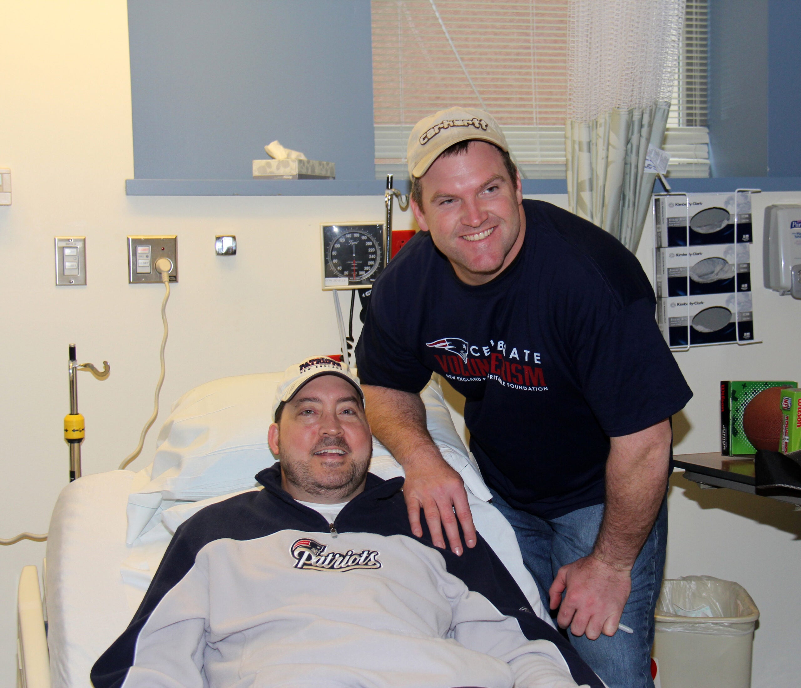 Logan Mankins visits Kraft Family Blood Donor Center