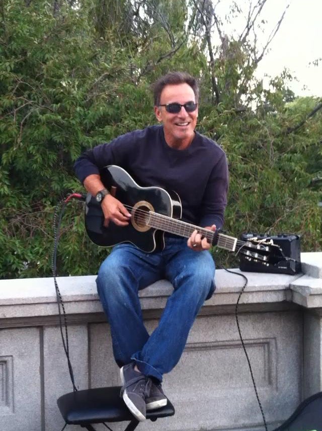 Springsteen and the street performer