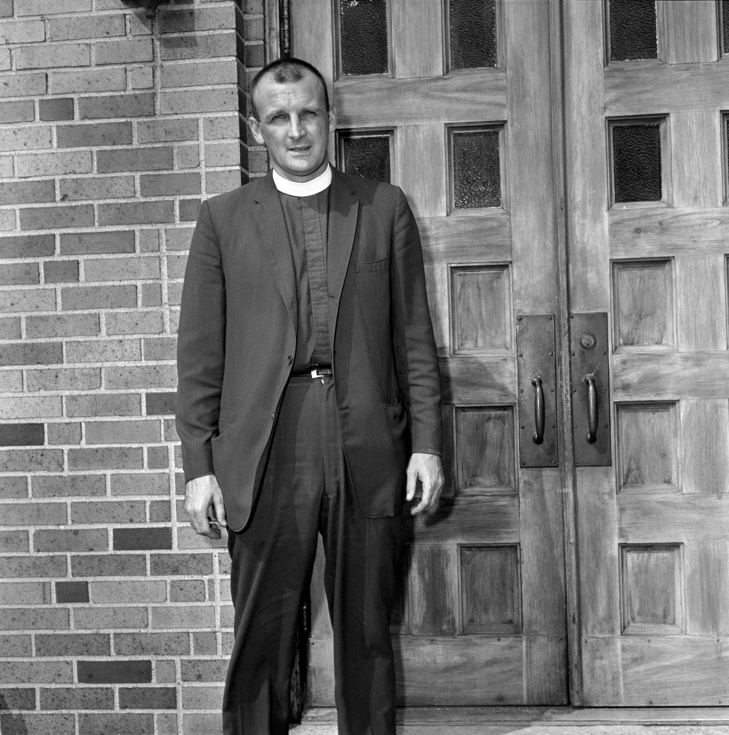 Rev. Robert W. Castle Jr., 83; activist Episcopal priest became