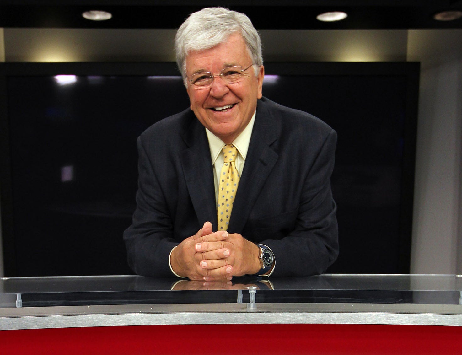 Chet Curtis, longtime Boston TV news anchor, has died