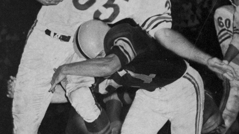 Rick Casares, former Chicago Bears fullback, dies at 82