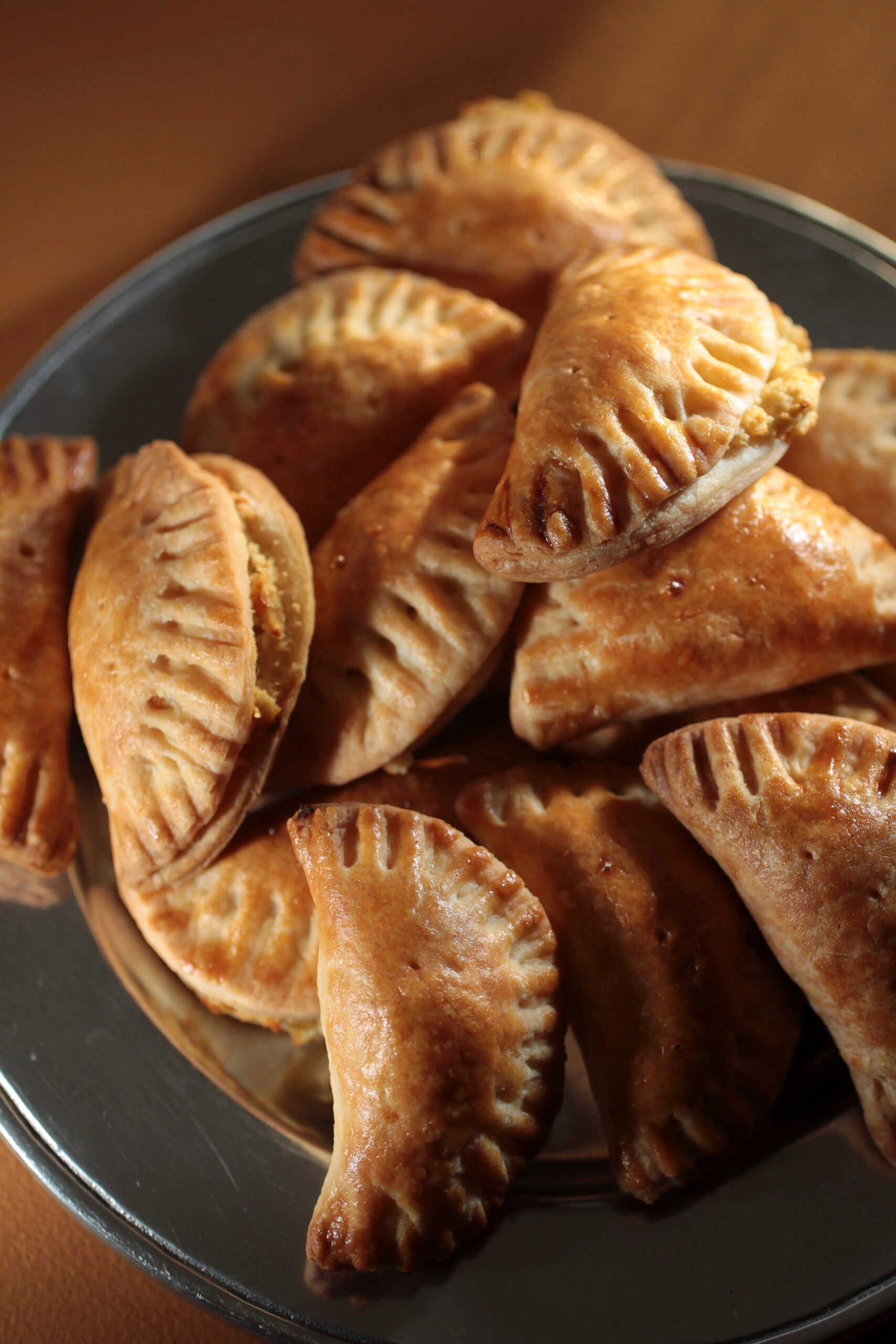 Recipe for goat cheese and caramelized onion empanadas