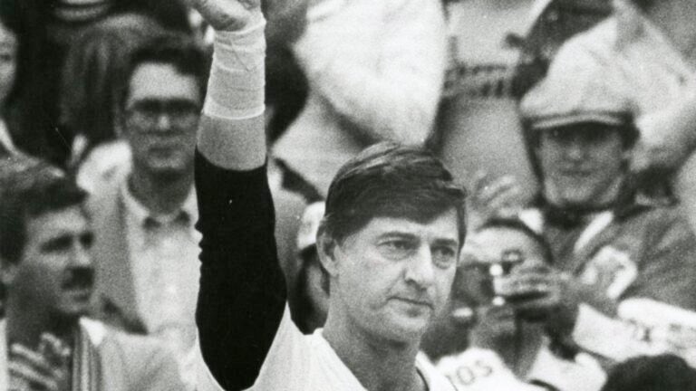 Red Sox to Unveil Statue of Bridgehampton's Carl Yastrzemski – Dan's Papers