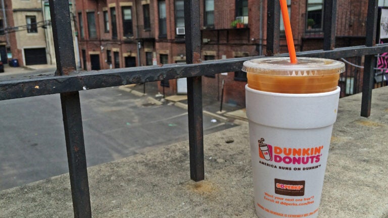 Dunkin donuts best sale coffee thermos