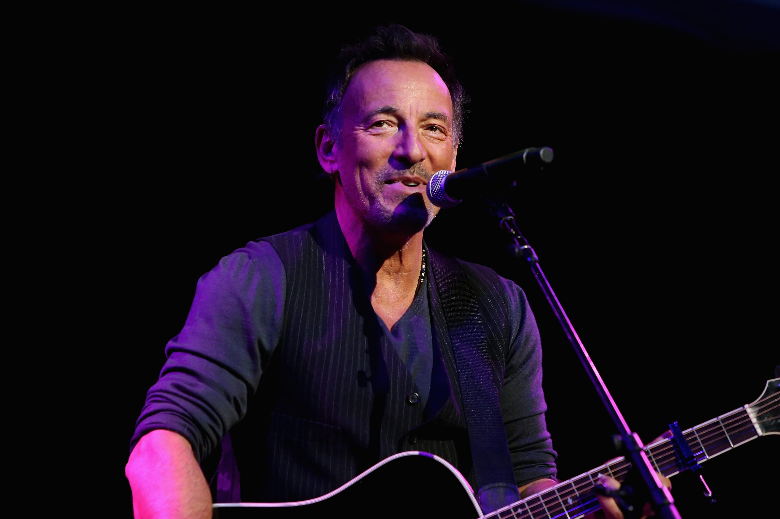 Bruce Springsteen announces Gillette Stadium show