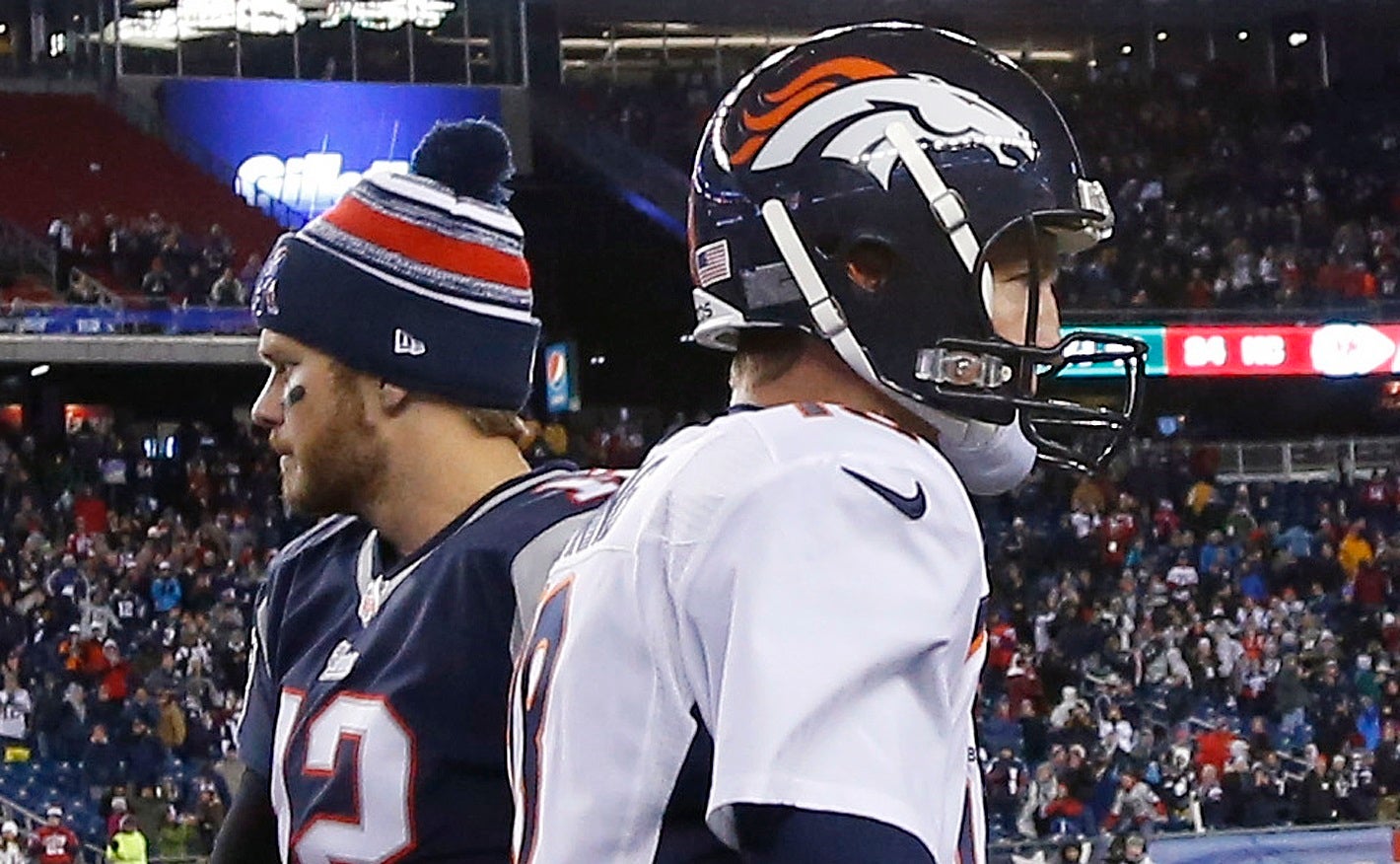 Brady, defending champs have last laugh at Manning's expense