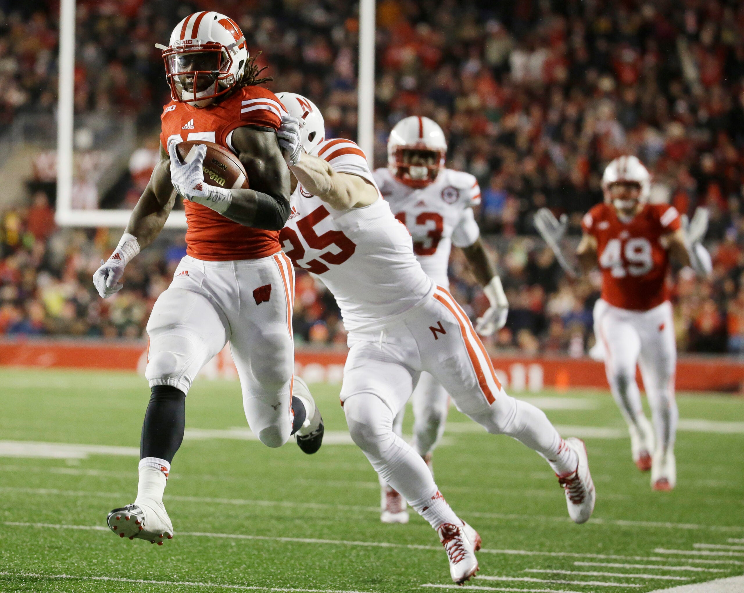 Chart Party: Melvin Gordon broke the all-time rushing record in 3 quarters  