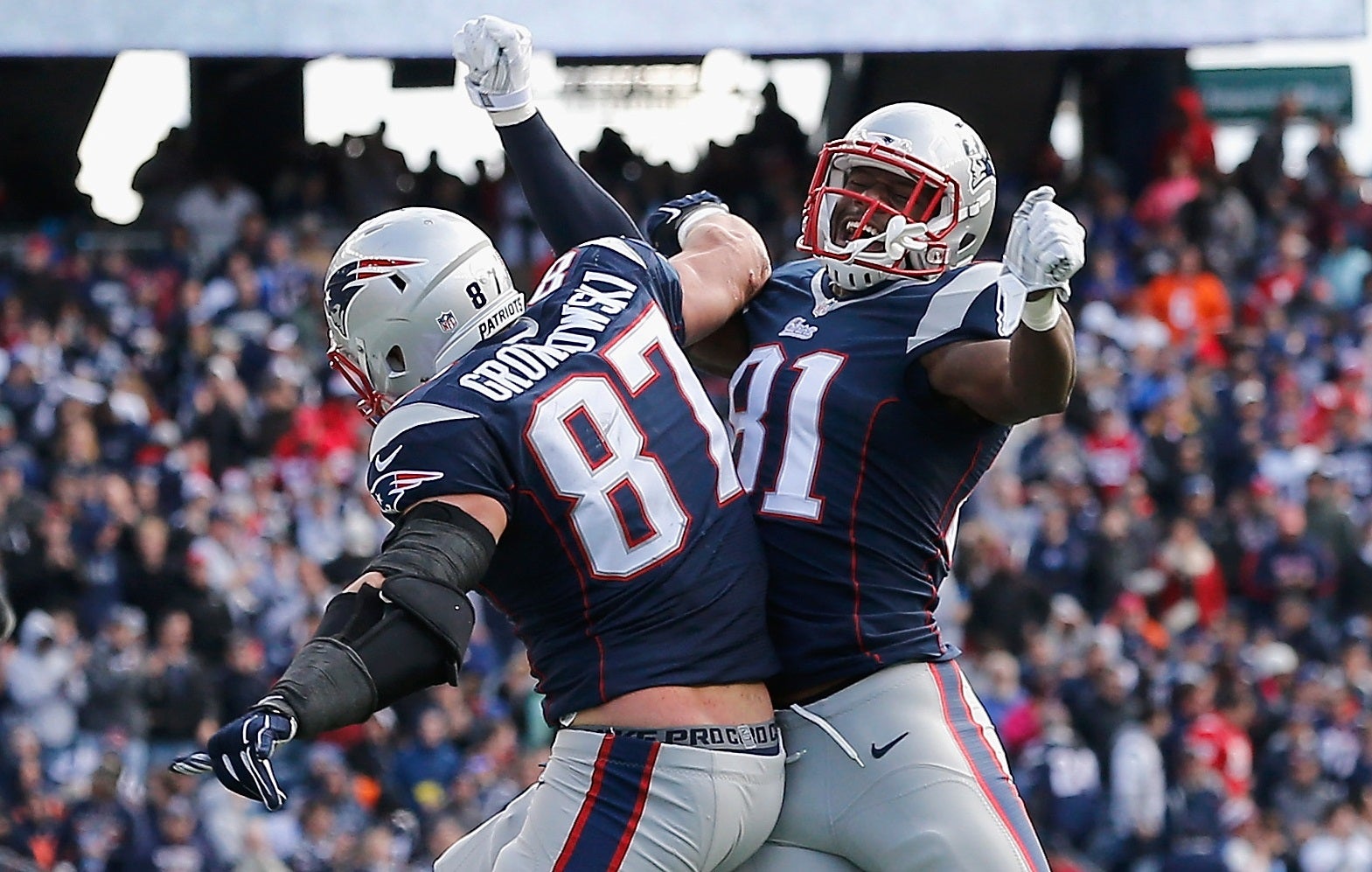 Patriots release tight end Tim Wright