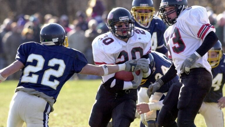 Massachusetts seniors make final memory in Thanksgiving football