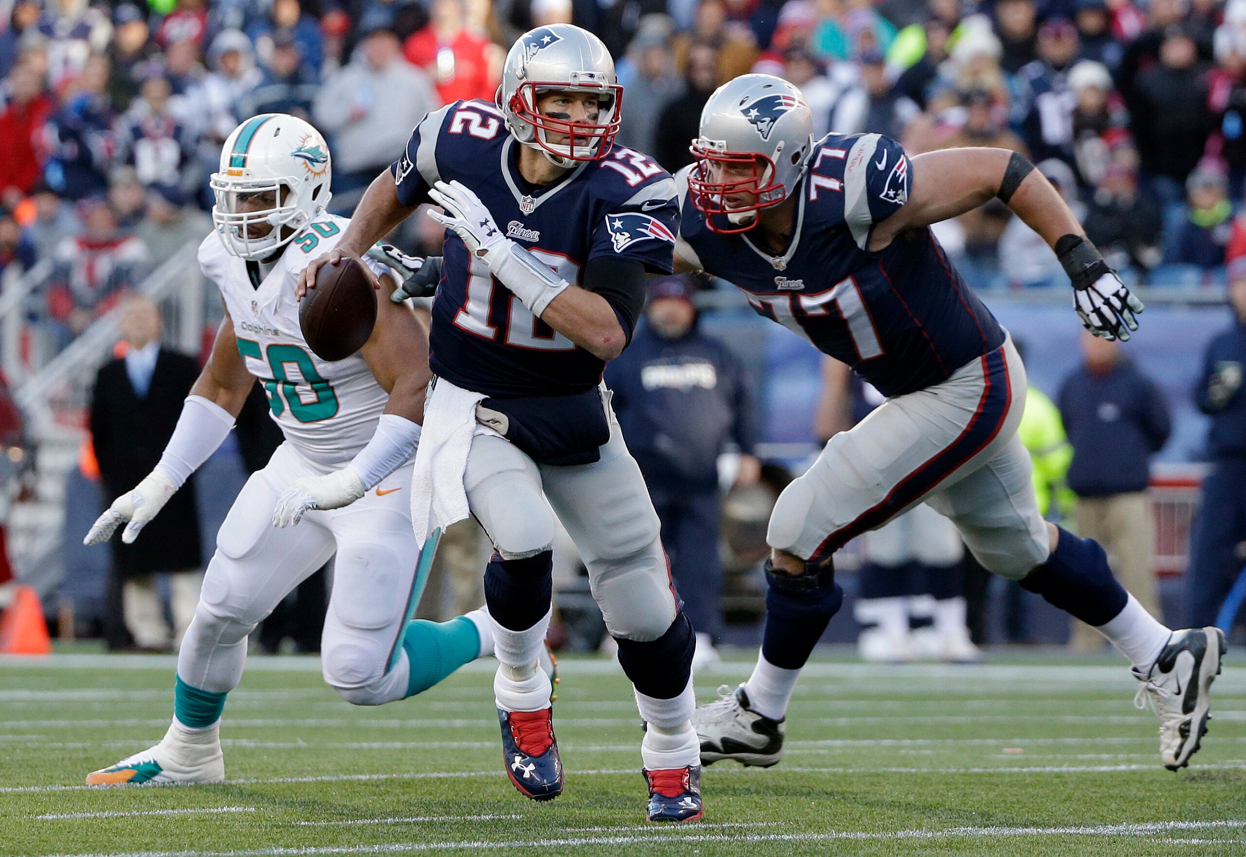 Tom Brady had a slow motion QB scramble, then mocked himself for it 