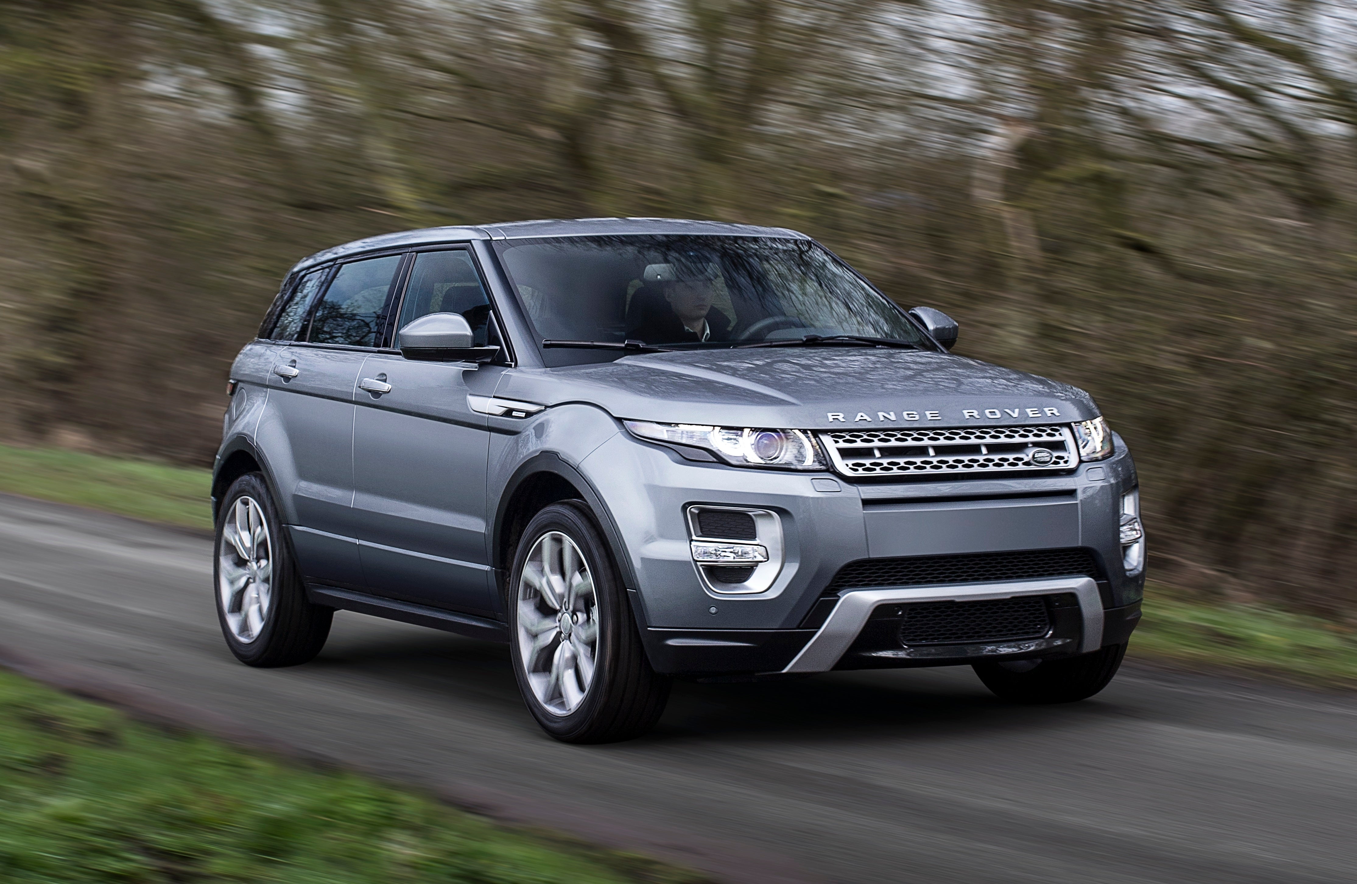 A Compact Range Rover You’ll Definitely Want to Fetch