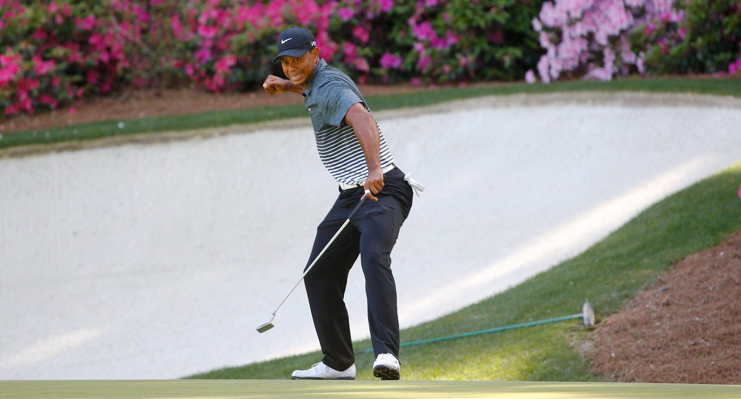 Tiger Woods Delivers Vintage Masters Performance With Fist Pump Flying