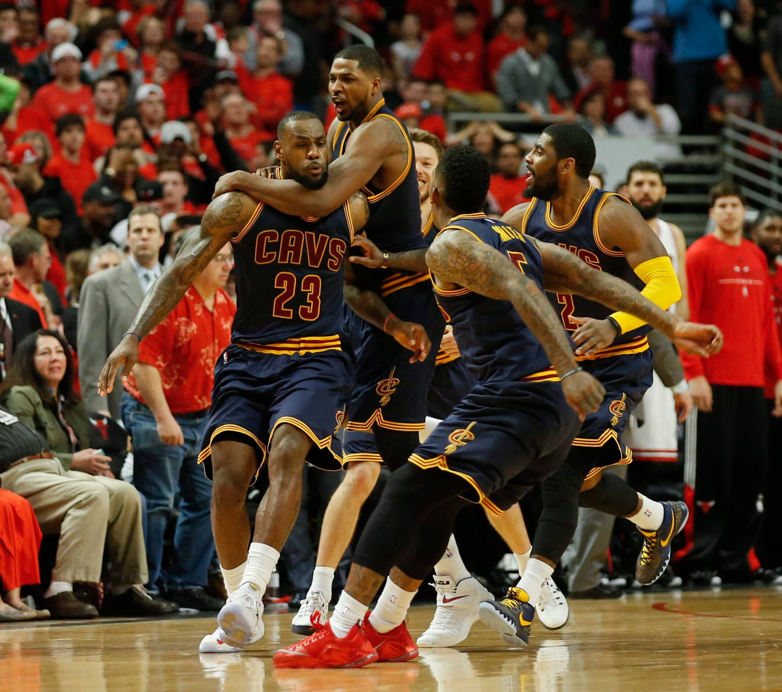 Cleveland Cavaliers: D-Rose and Dwyane Wade must hit from the corner