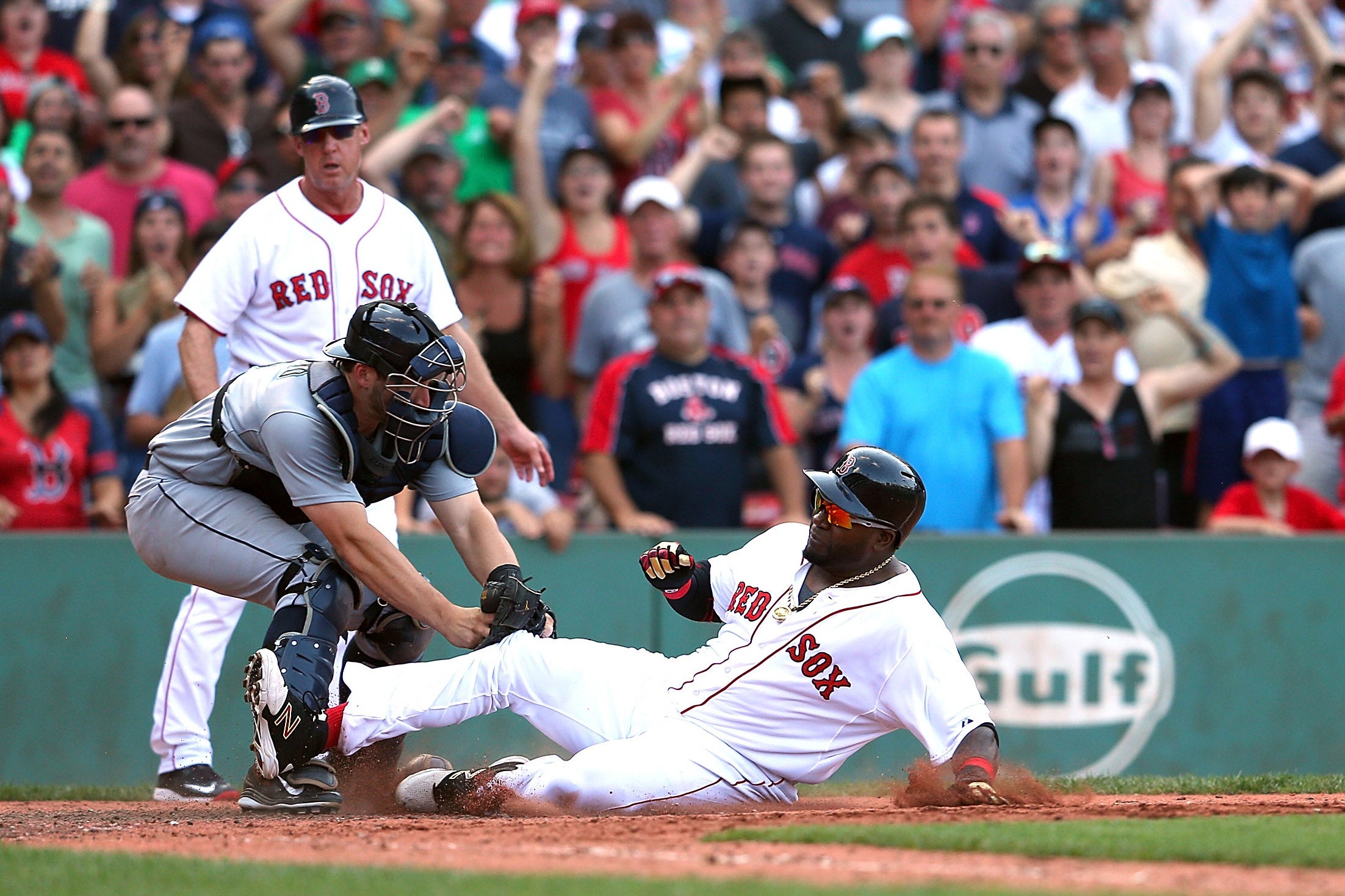 Mariners rally in extra innings to beat Red Sox