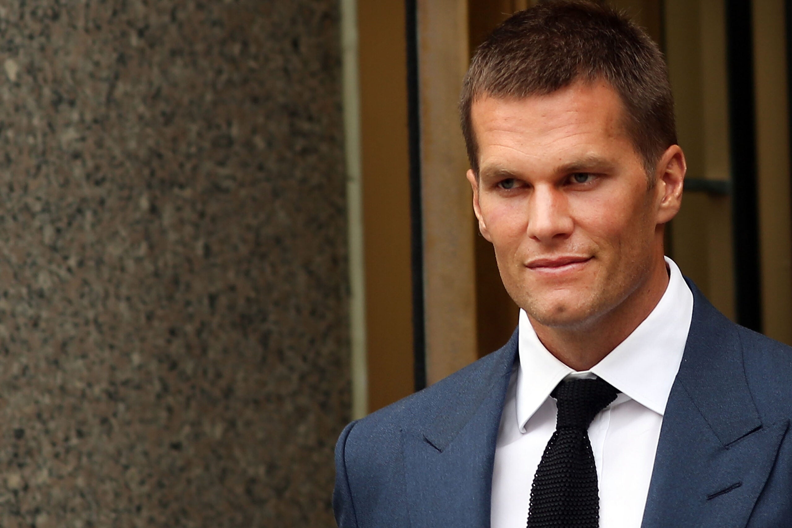 Tom Brady's Deflategate Suspension Tossed by Federal Judge - E! Online