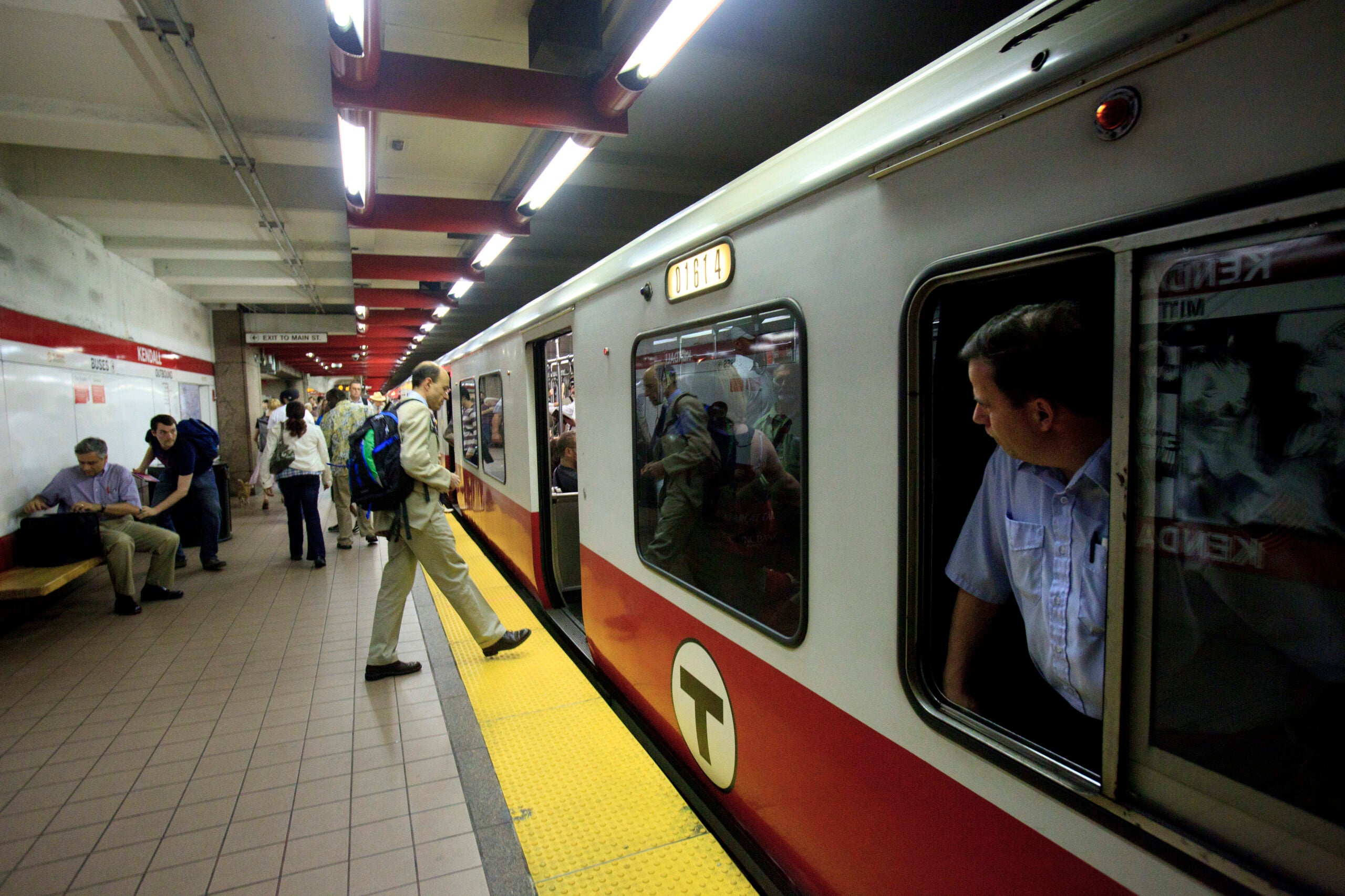 How to get to Red Sox Team Store in Boston by Bus, Subway or Train?