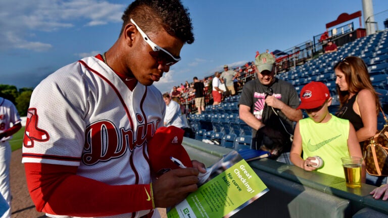 Moncada makes MLB debut, shows off arm 