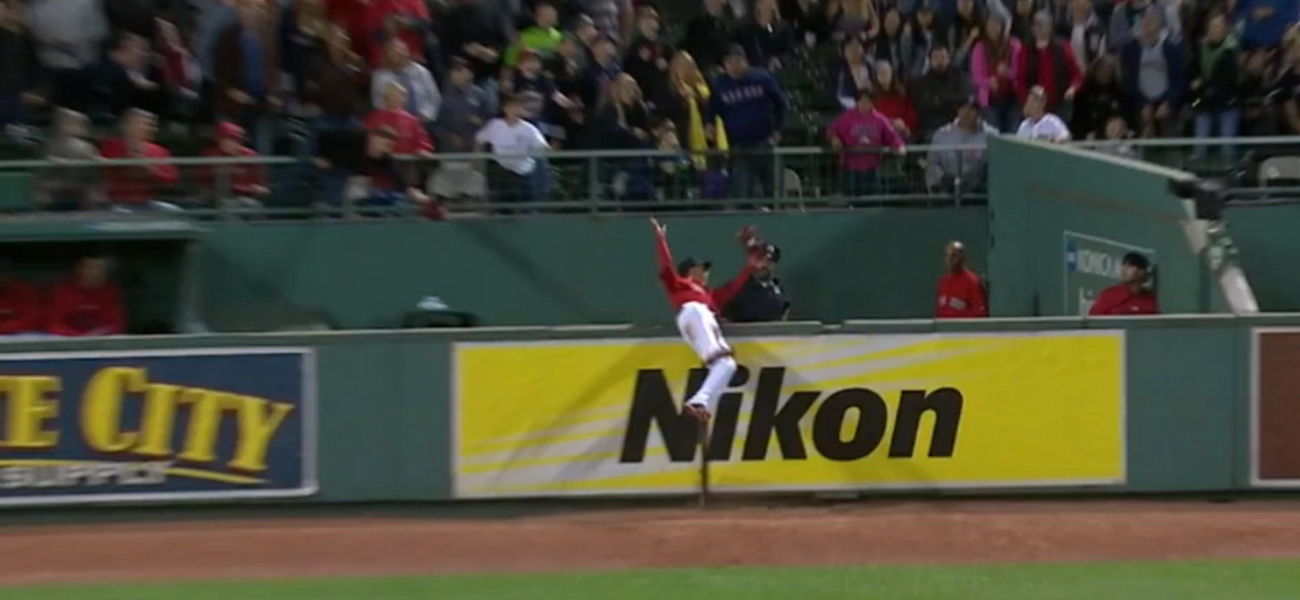 Watch Mookie Betts steal a home run and seal shutout with amazing  wall-climbing catch