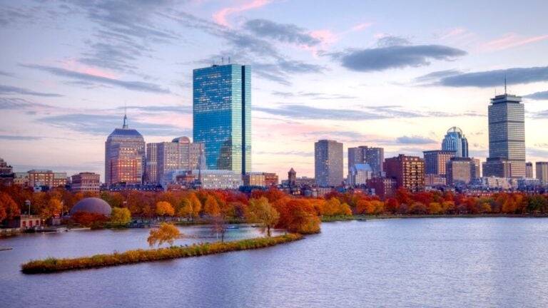 Petite Navy Blazer + Best time to visit Boston Fall Foliage