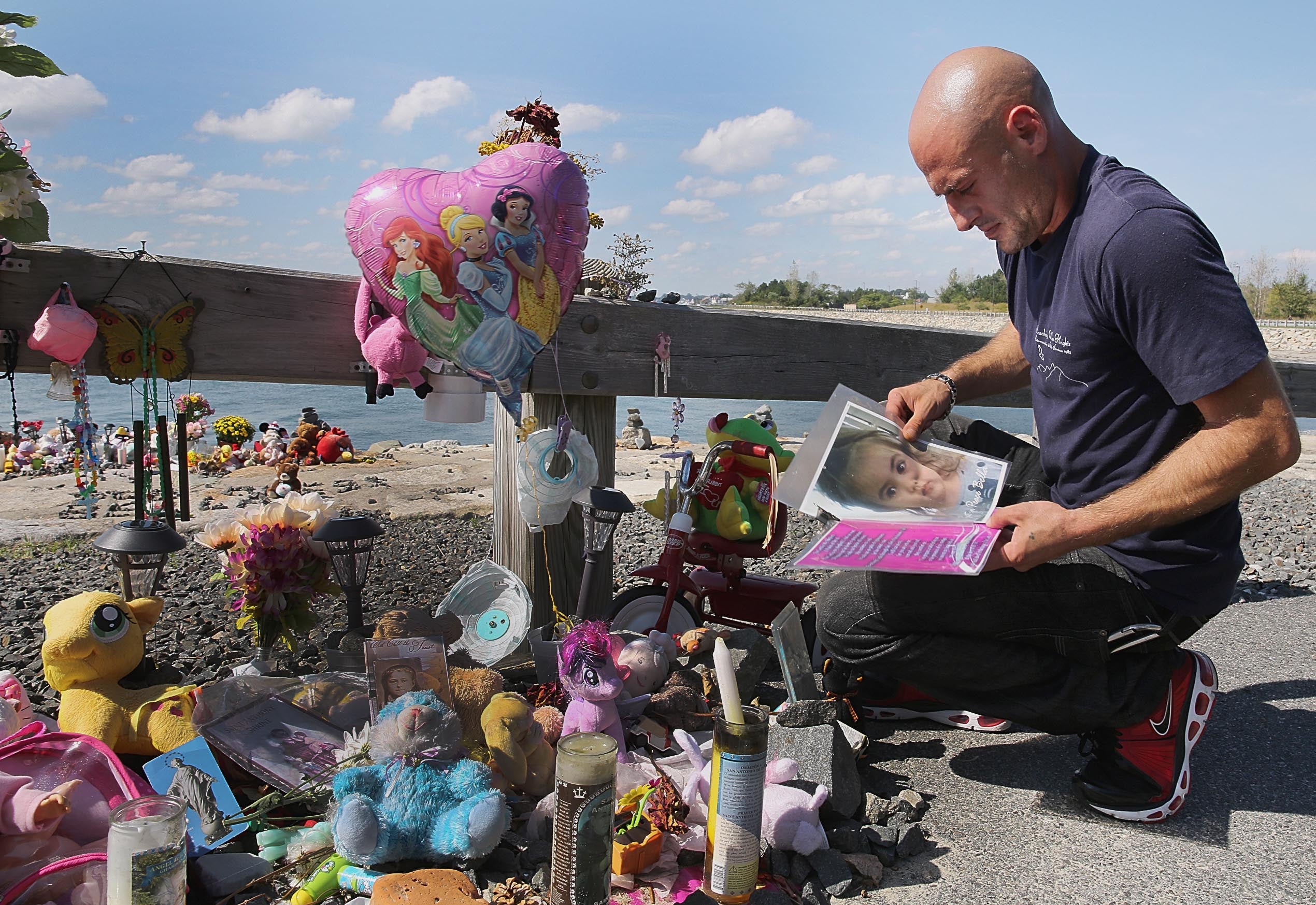 Bella Bond to be buried in Winthrop, father says