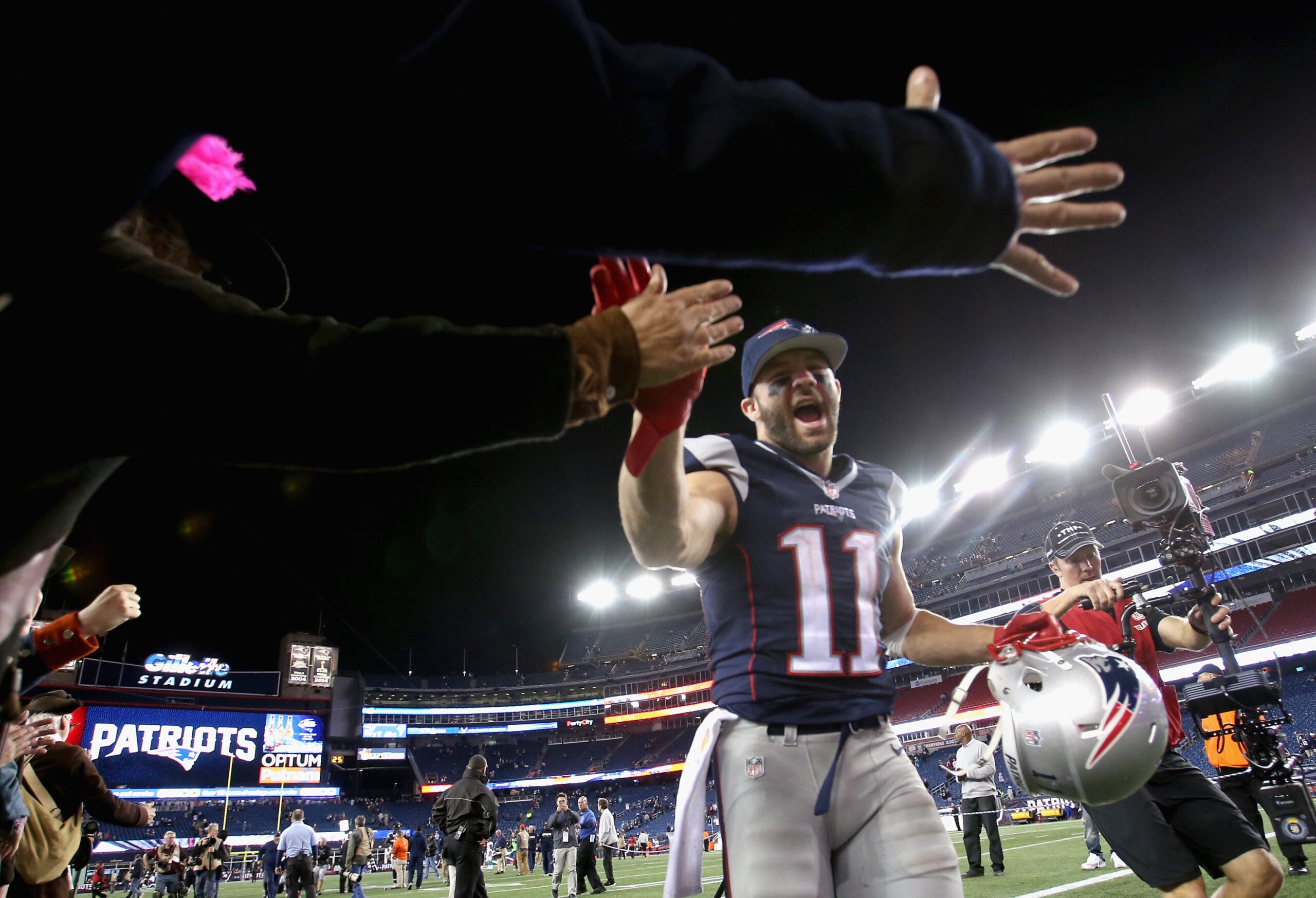 Julian Edelman made a can of beer disappear on the jumbotron at a