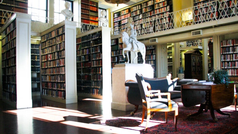 The athenaeum houses a statue of George Washington that served as a model for the large-scale brass version currently standing in the Boston Public Garden.