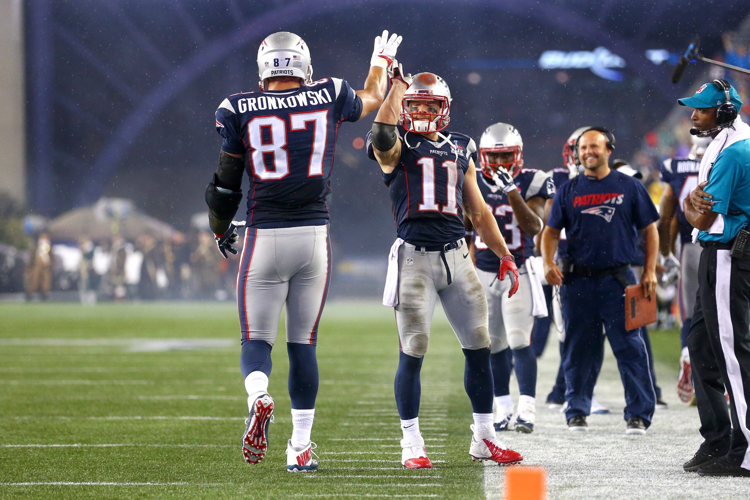 Morning sports update: Julian Edelman and Rob Gronkowski are expected to  play against Colts