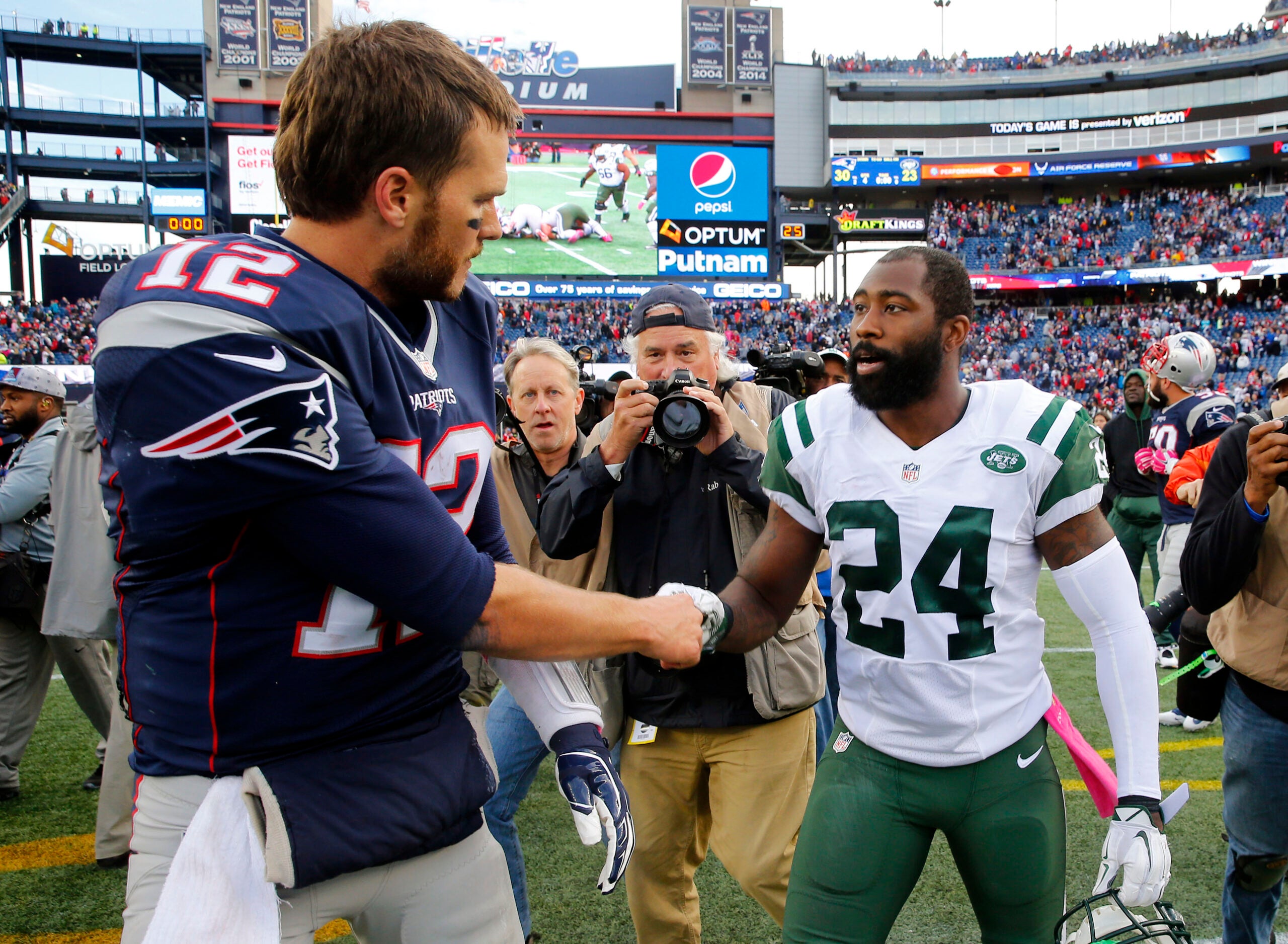 Jets fans say goodbye to Darrelle Revis on Twitter