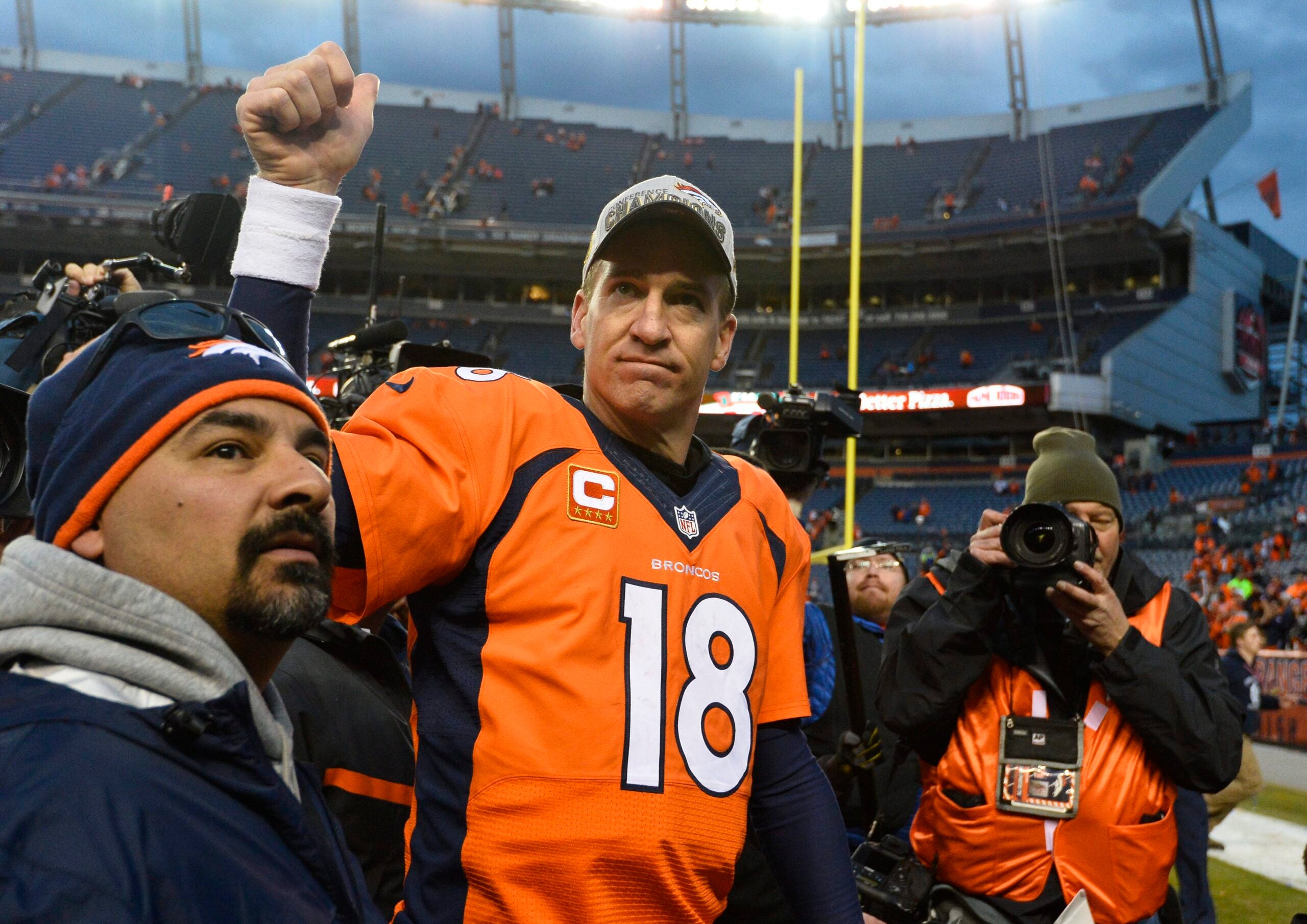 Focus on Broncos' Peyton Manning and Panthers' Cam Newton for 50th Super  Bowl