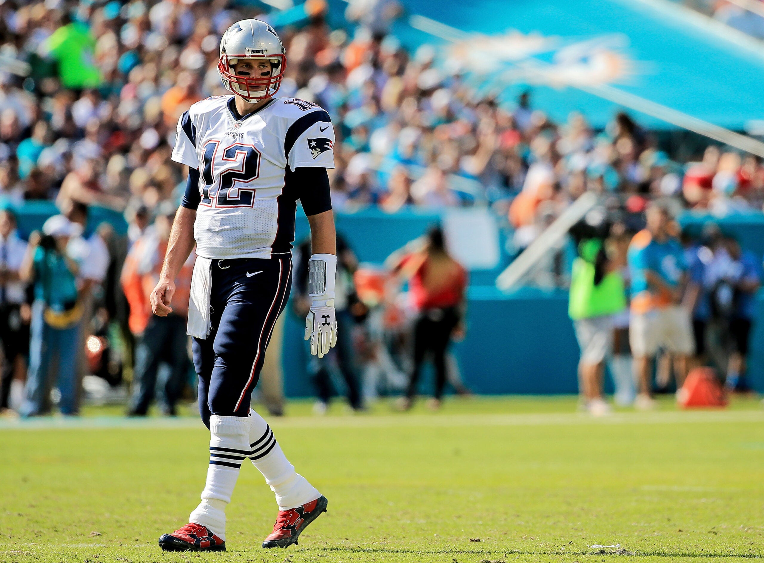 Patriots vs. Broncos final score, takeaways: Brady rolls, Denver's