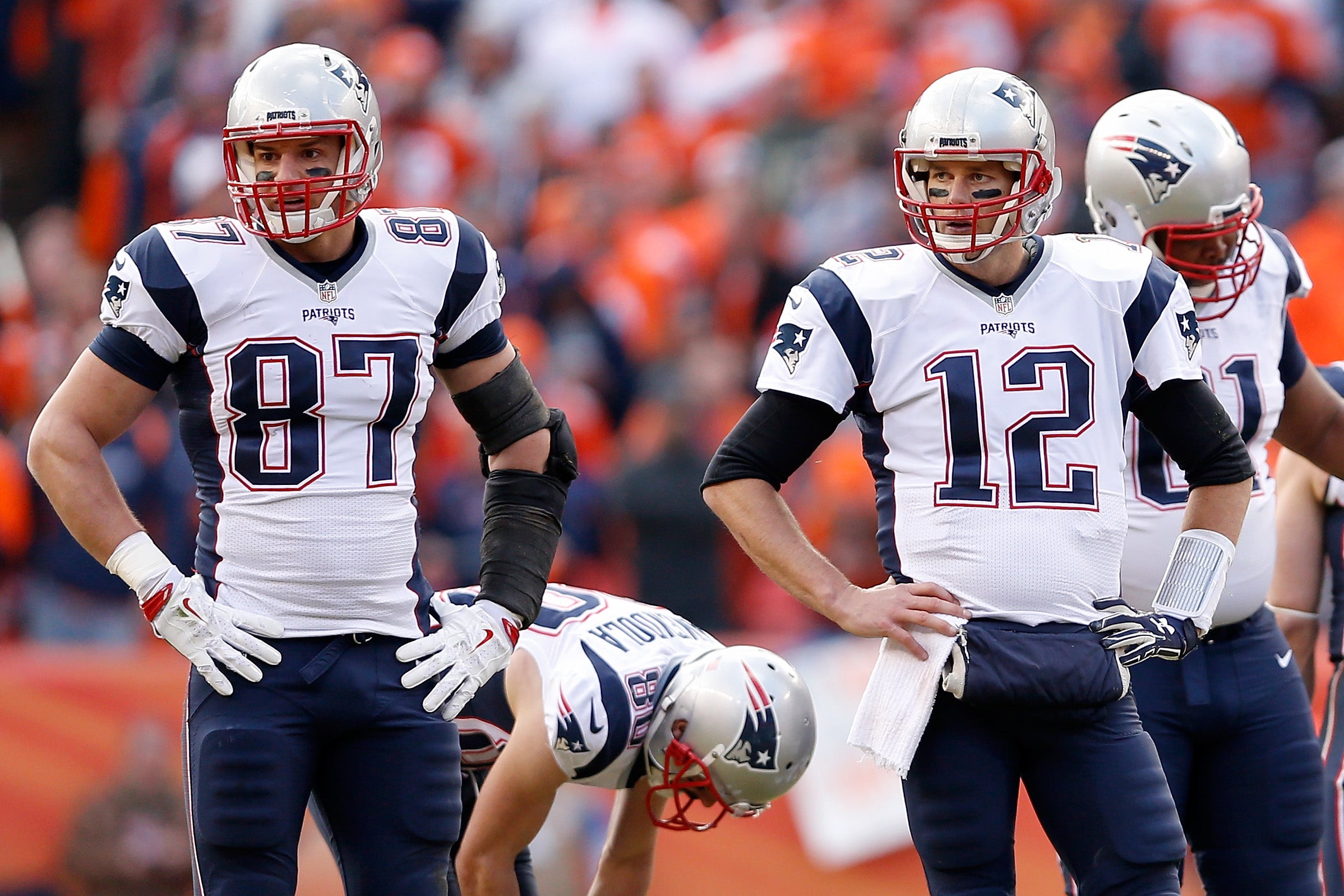 David Ortiz Tells Patriots to Pay Tom Brady Amid Free-Agency