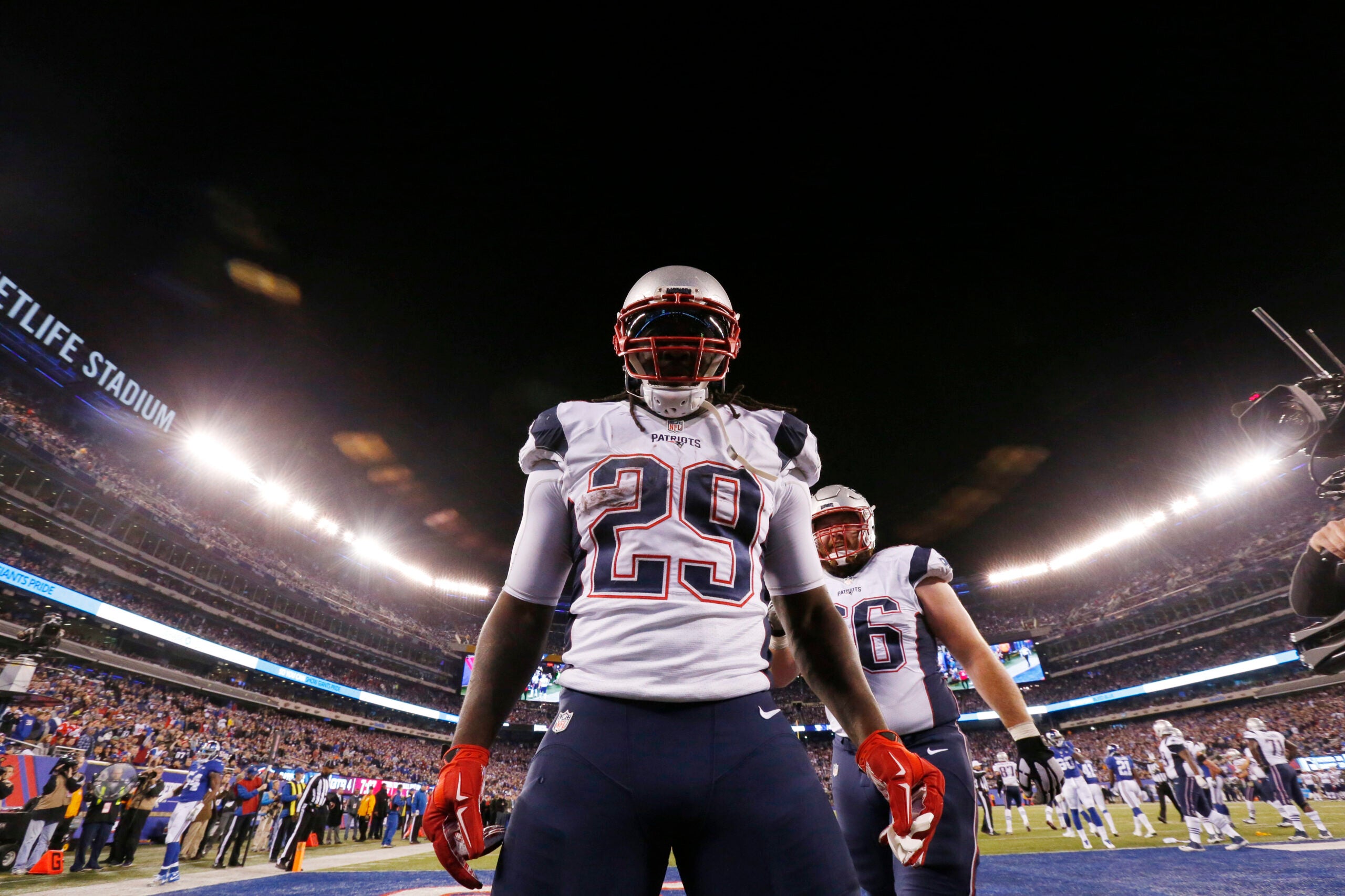 Reports: Patriots' LeGarrette Blount out for season with hip injury