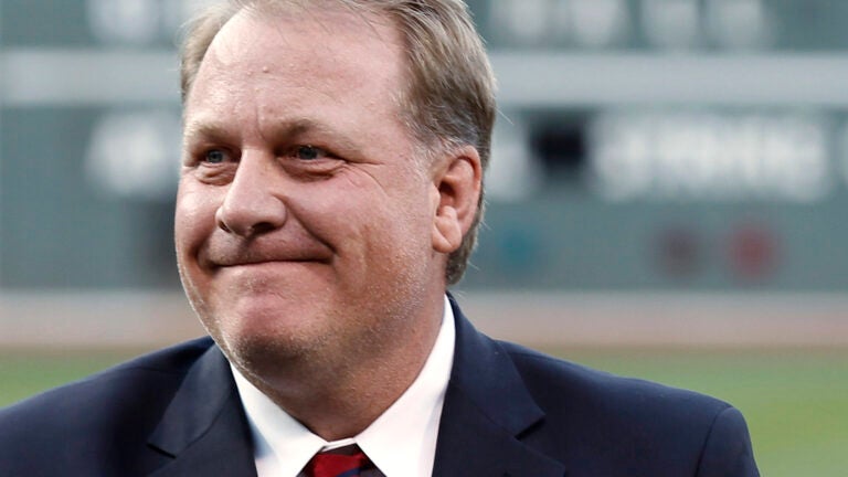 Curt Schilling to host new baseball show