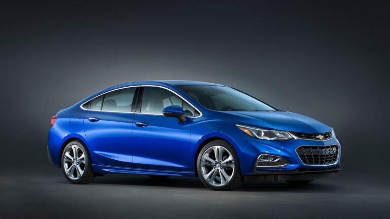 Review: Sleek 2016 Chevrolet Cruze packs lots of new technology