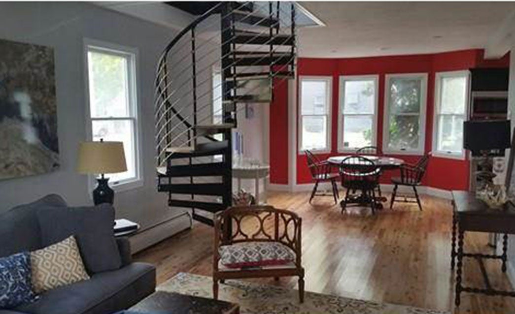 Open house Manchesterbythesea townhouse with a cool design