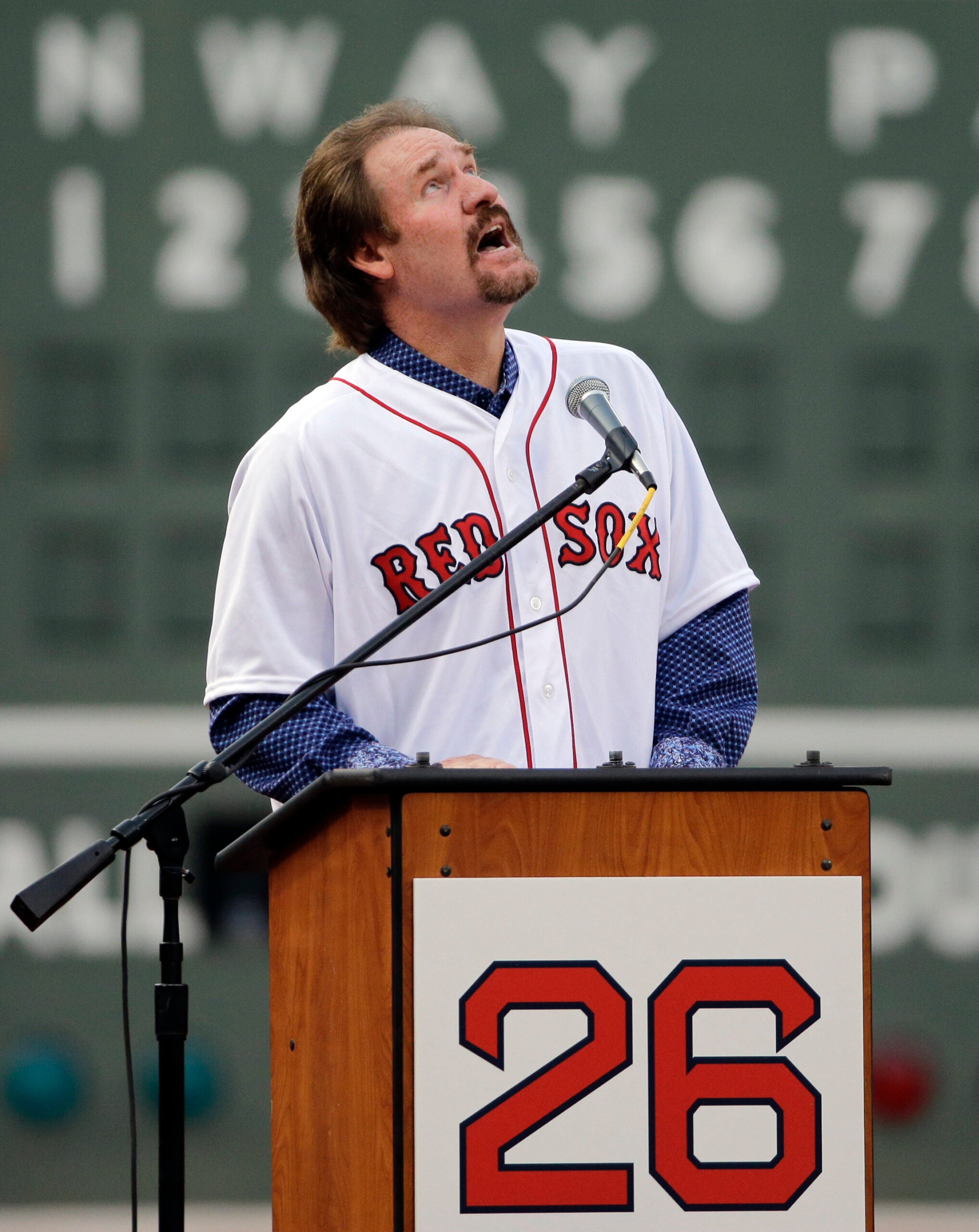 Wade Boggs feels 'back home' as Red Sox retire his No. 26 at Fenway Park