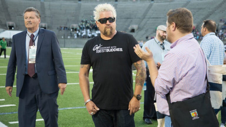 Guy Fieri Talks Friend Tom Brady's Football Future, Throwing Huge Super Bowl  Party!