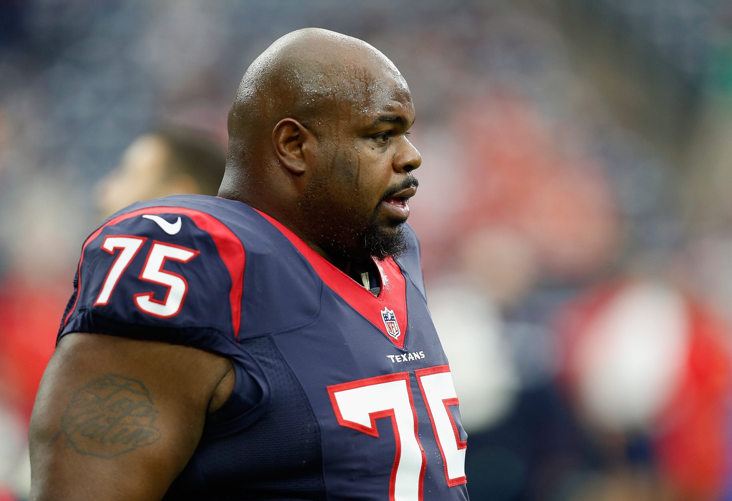 ESPN Pittsburgh on X: Vince Wilfork wore nothing but overalls and cowboy  boots to #Texans practice on Hard Knocks    / X