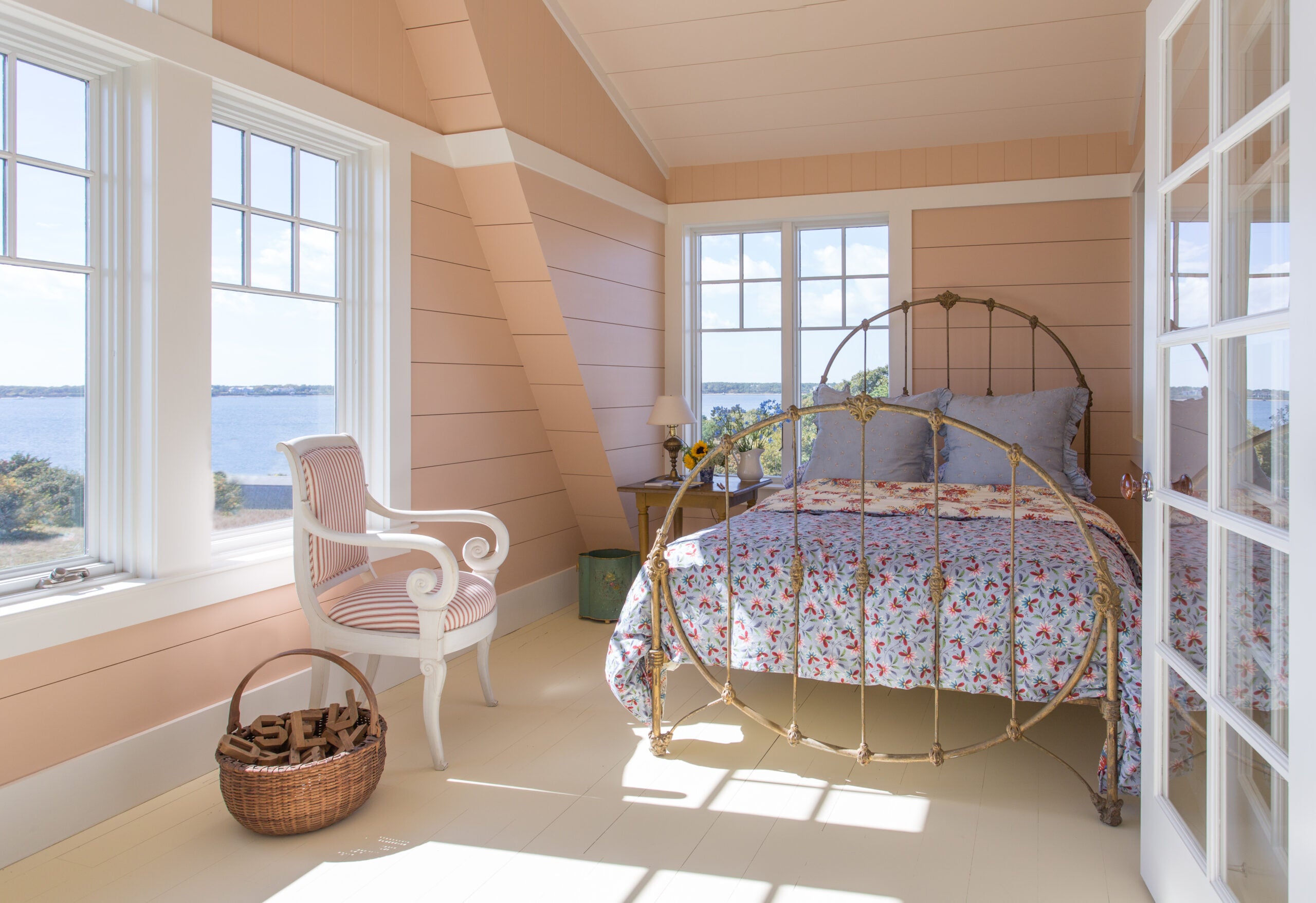 This Chappaquiddick family retreat is all about the porches Design